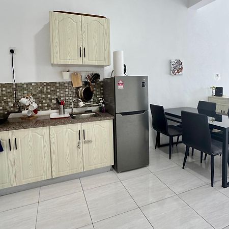 Full Moon Apartment Kuah Esterno foto