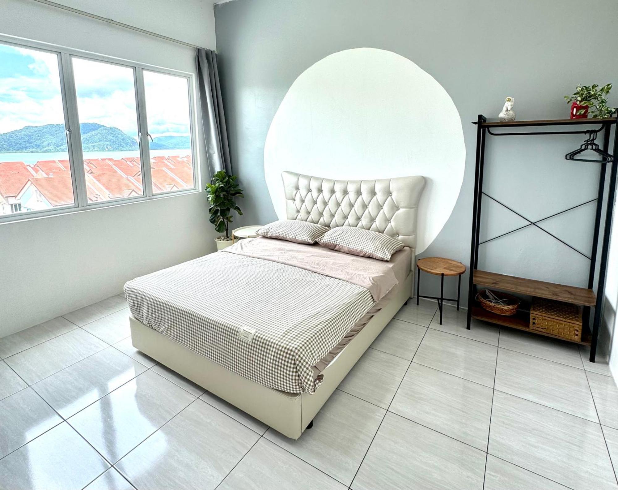Full Moon Apartment Kuah Esterno foto