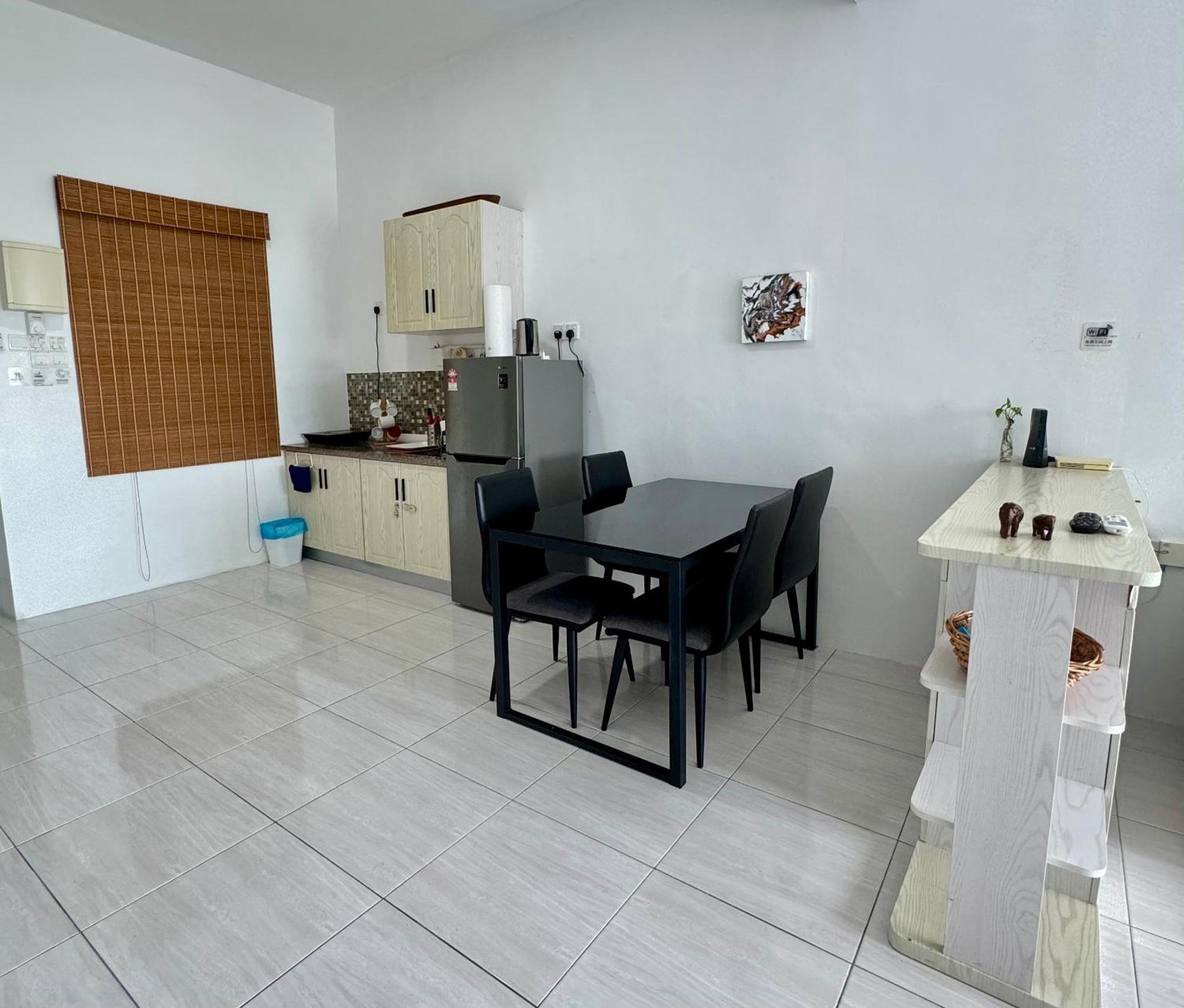 Full Moon Apartment Kuah Esterno foto